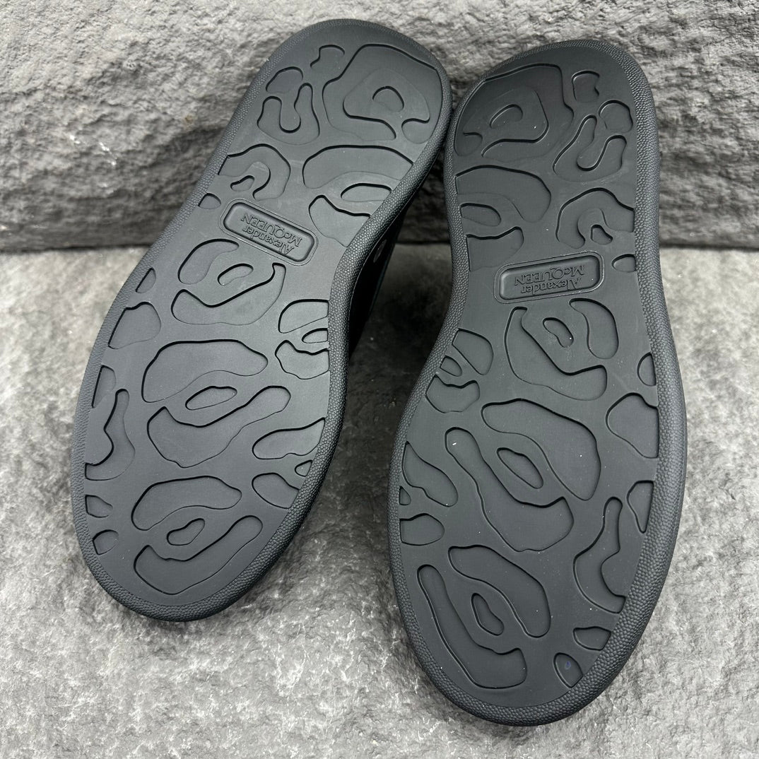 Alexander McQueen Oversized "Black"