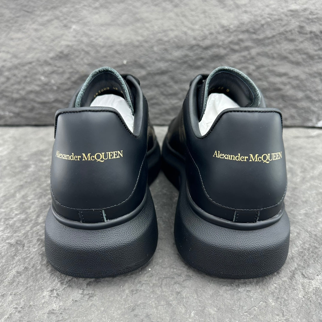 Alexander McQueen Oversized "Black"